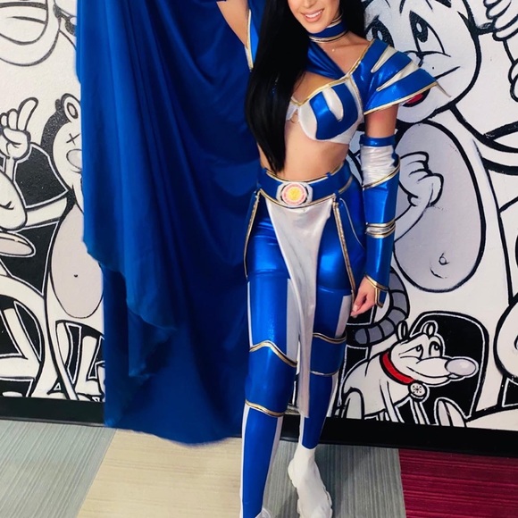 Power Ranger Costume - Picture 3 of 4